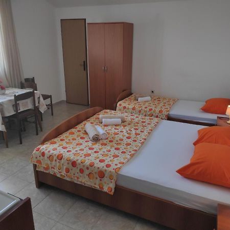 Apartmani Vitic 巴尔 外观 照片