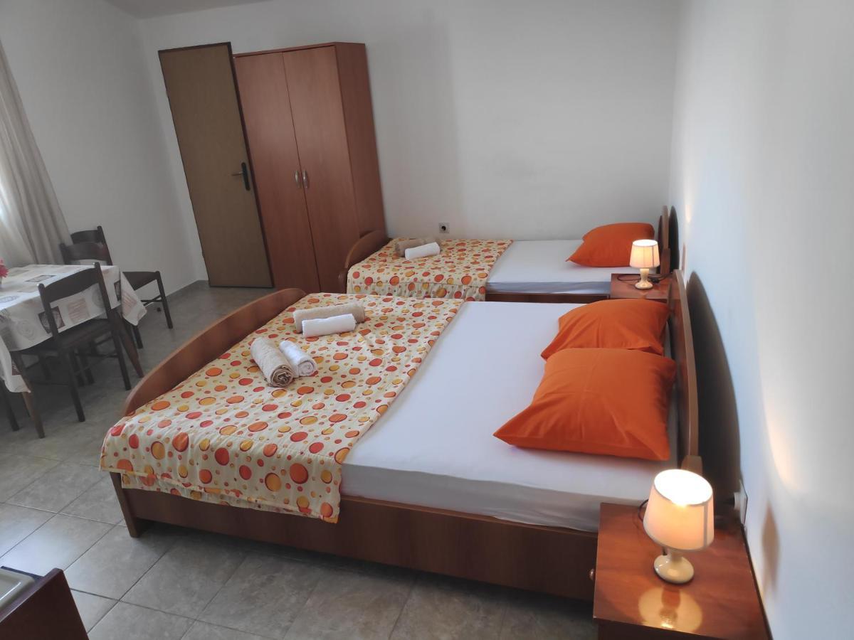 Apartmani Vitic 巴尔 外观 照片