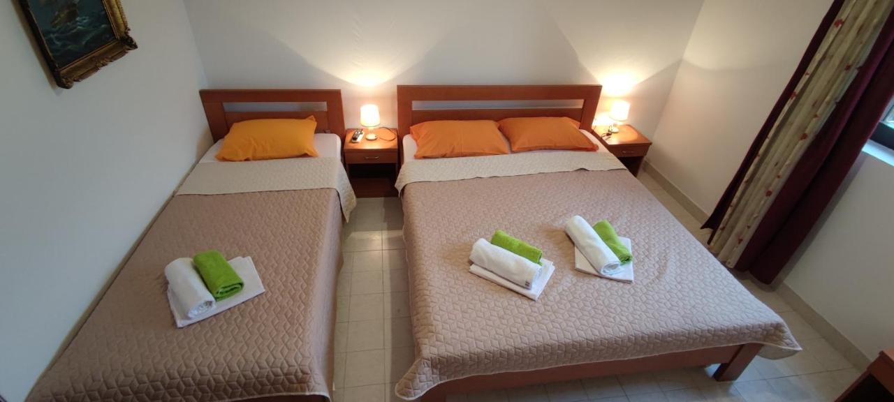 Apartmani Vitic 巴尔 外观 照片