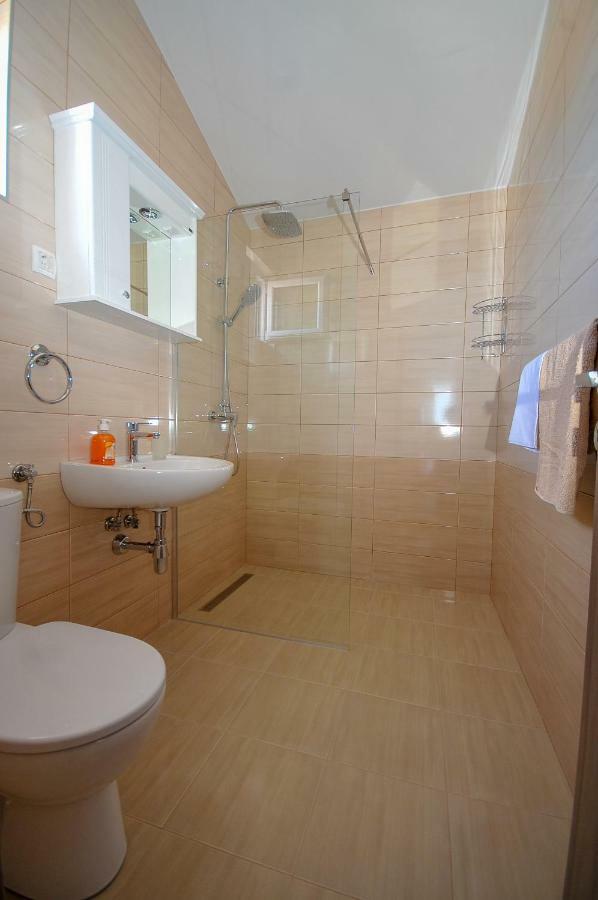 Apartmani Vitic 巴尔 外观 照片